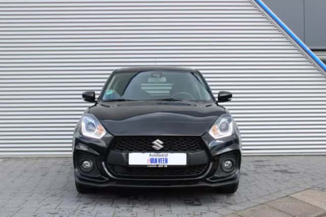 Suzuki Swift (2023) thumbnail 5