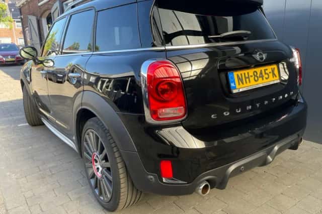 MINI Countryman (2017) thumbnail 2