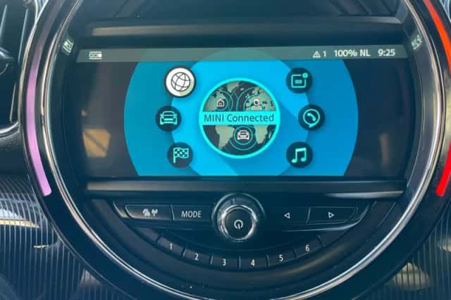 MINI Countryman (2017) thumbnail 24