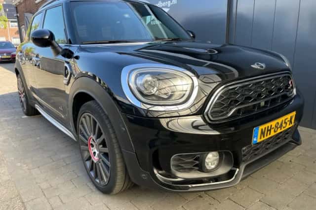 MINI Countryman (2017) thumbnail 4