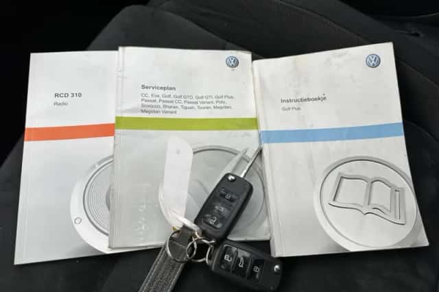 Volkswagen Golf (2011) thumbnail 21