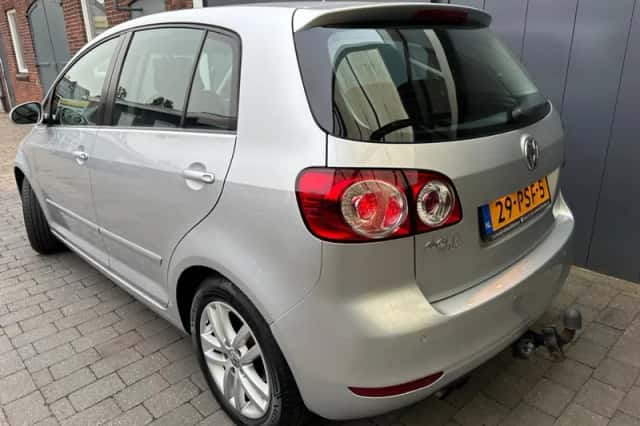 Volkswagen Golf (2011) thumbnail 4