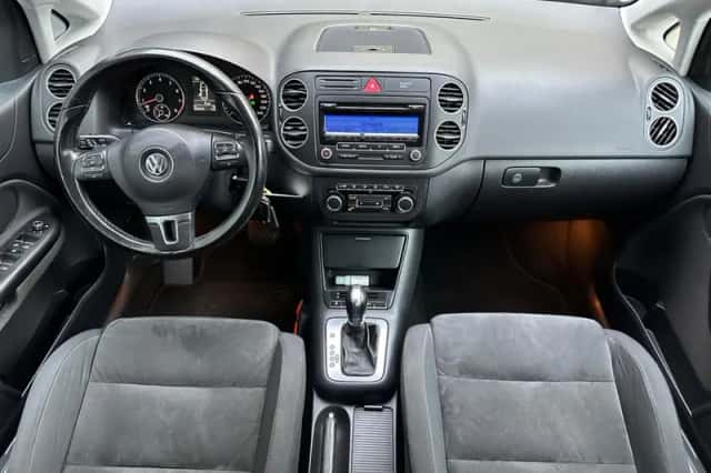 Volkswagen Golf (2011) thumbnail 5