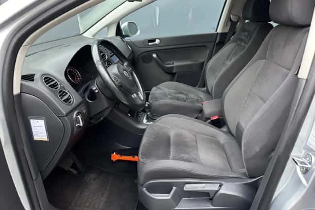 Volkswagen Golf (2011) thumbnail 6