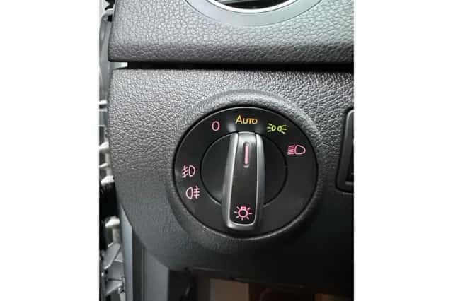 Volkswagen Golf (2011) thumbnail 10