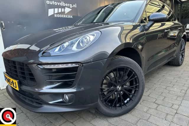 Porsche Macan (2018) thumbnail 1
