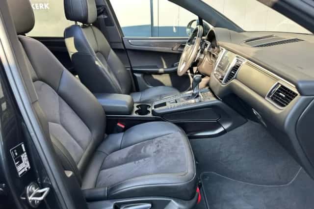 Porsche Macan (2018) thumbnail 16