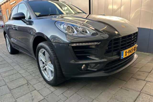Porsche Macan (2018) thumbnail 5