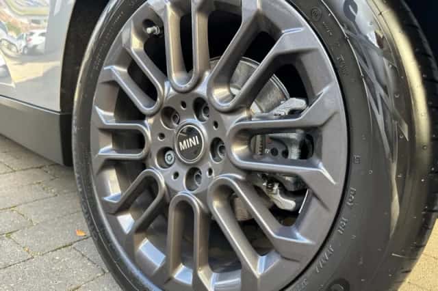 MINI Cooper (2025) thumbnail 17