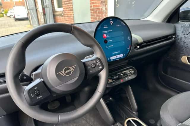 MINI Cooper (2025) thumbnail 5