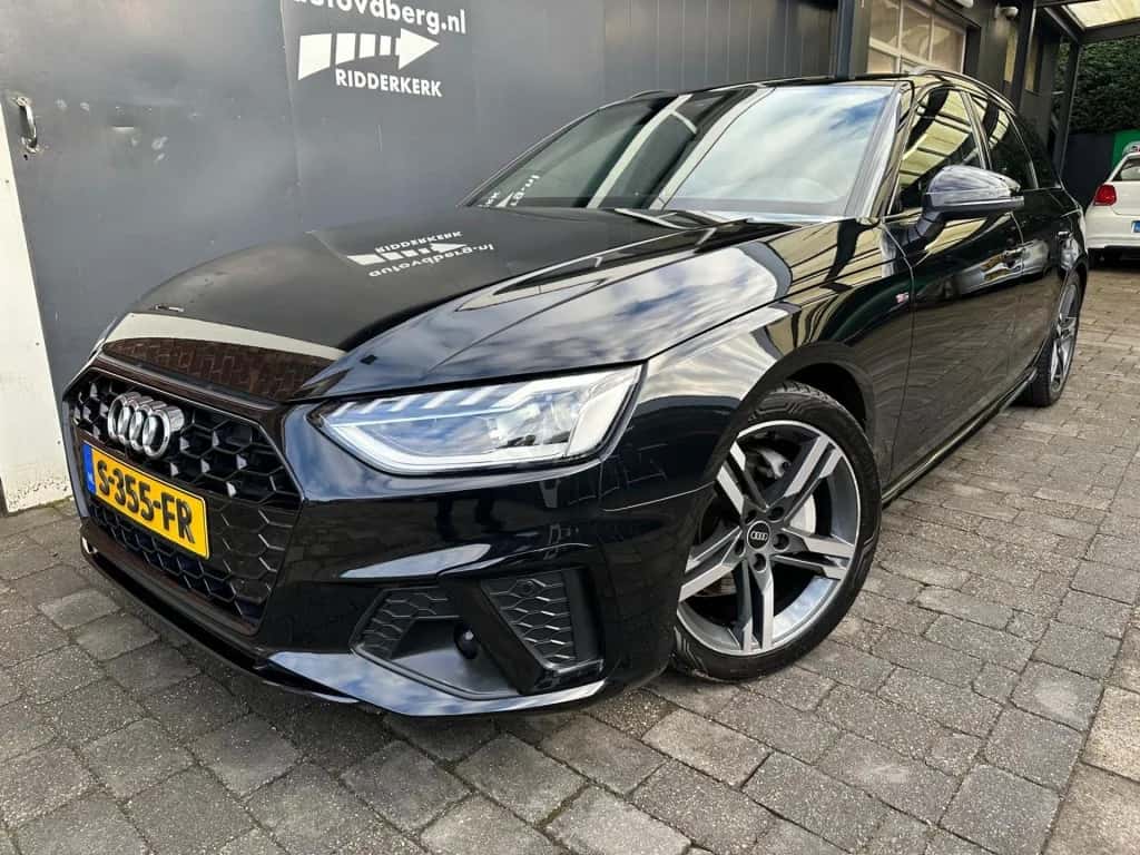 Audi A4 (2023) — foto 1
