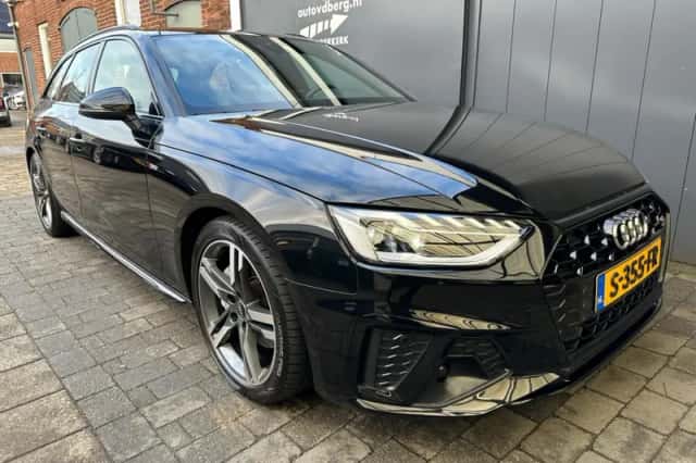 Audi A4 (2023) thumbnail 3