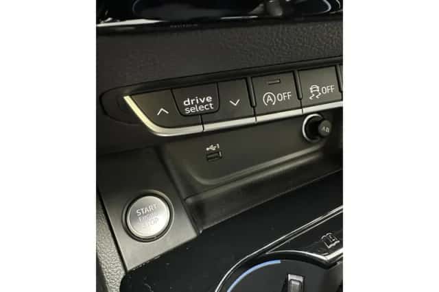 Audi A4 (2023) thumbnail 30