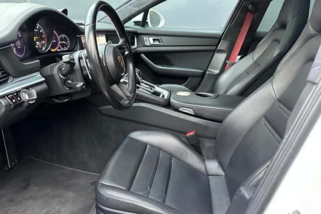 Porsche Panamera (2021) thumbnail 6
