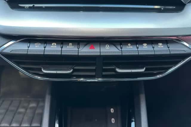 Škoda Octavia (2021) thumbnail 18
