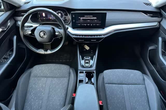 Škoda Octavia (2021) thumbnail 5