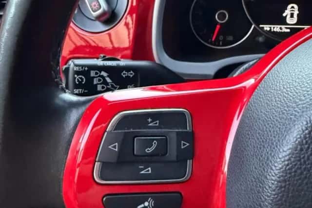 Volkswagen Beetle (2012) thumbnail 14