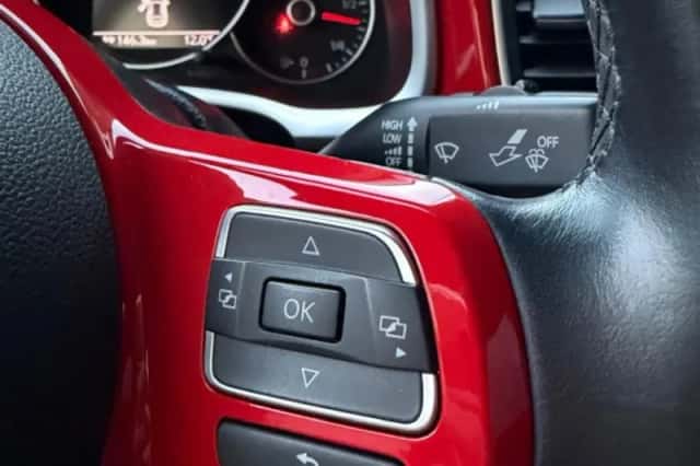 Volkswagen Beetle (2012) thumbnail 15