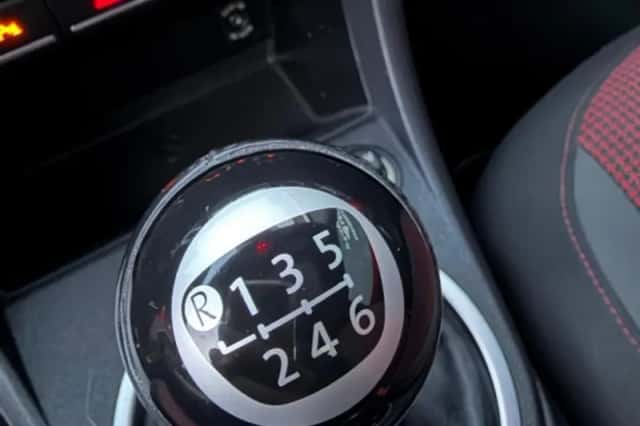 Volkswagen Beetle (2012) thumbnail 20
