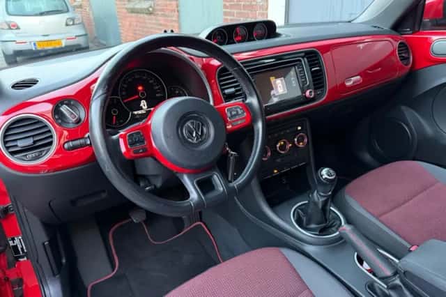 Volkswagen Beetle (2012) thumbnail 5