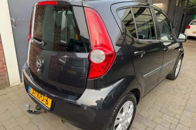 Opel Agila (2012) thumbnail 4
