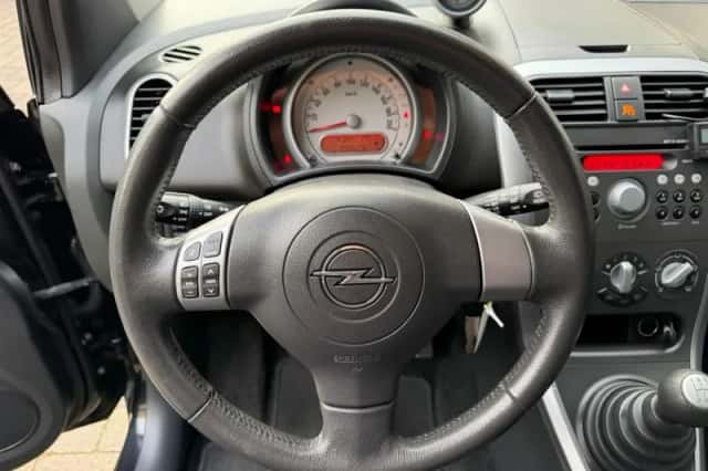 Opel Agila (2012) thumbnail 6