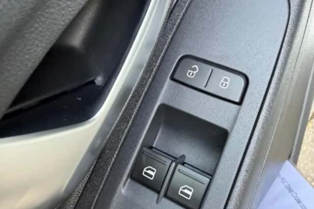 Volkswagen Up (2021) thumbnail 21