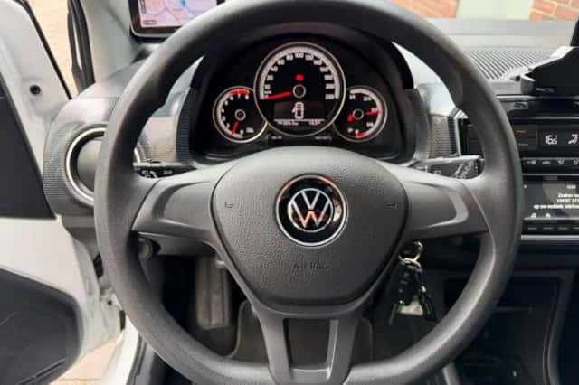Volkswagen Up (2021) thumbnail 9