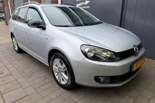 Volkswagen Golf (2012) thumbnail 3