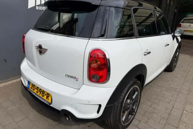 MINI Countryman (2010) thumbnail 4