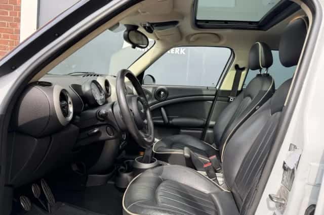 MINI Countryman (2010) thumbnail 6