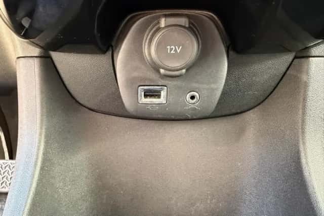 Peugeot 108 (2015) thumbnail 23