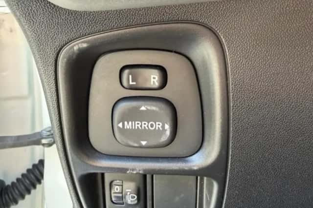 Peugeot 108 (2015) thumbnail 24