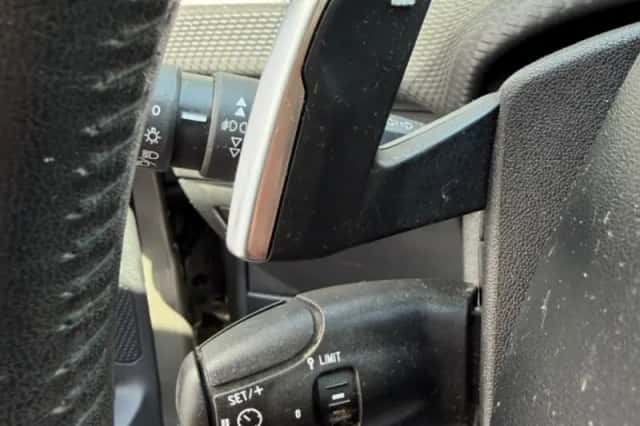Peugeot 2008 (2015) thumbnail 11