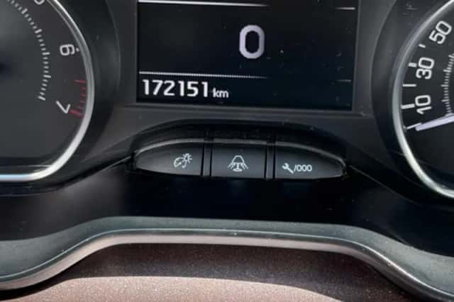 Peugeot 2008 (2015) thumbnail 13