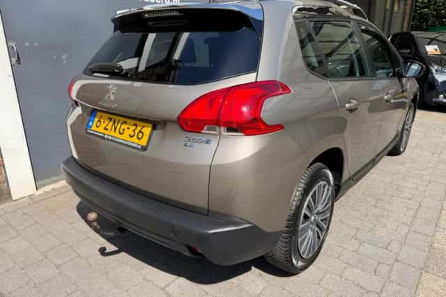 Peugeot 2008 (2015) thumbnail 4