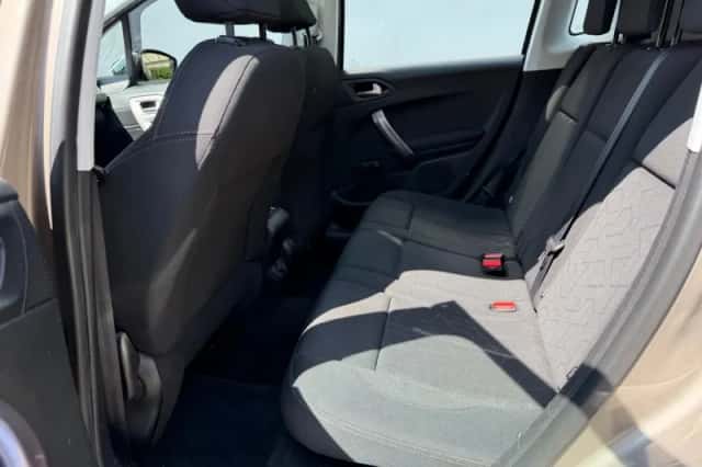 Peugeot 2008 (2015) thumbnail 7