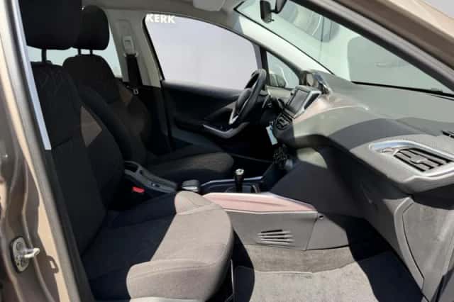 Peugeot 2008 (2015) thumbnail 8