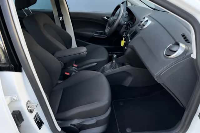 Opel Adam (2016) thumbnail 8