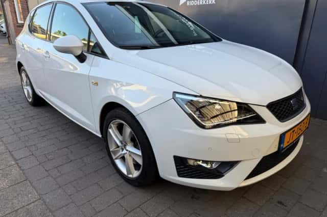 SEAT Ibiza (2016) thumbnail 3