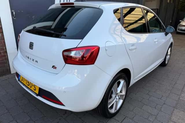 SEAT Ibiza (2016) thumbnail 4