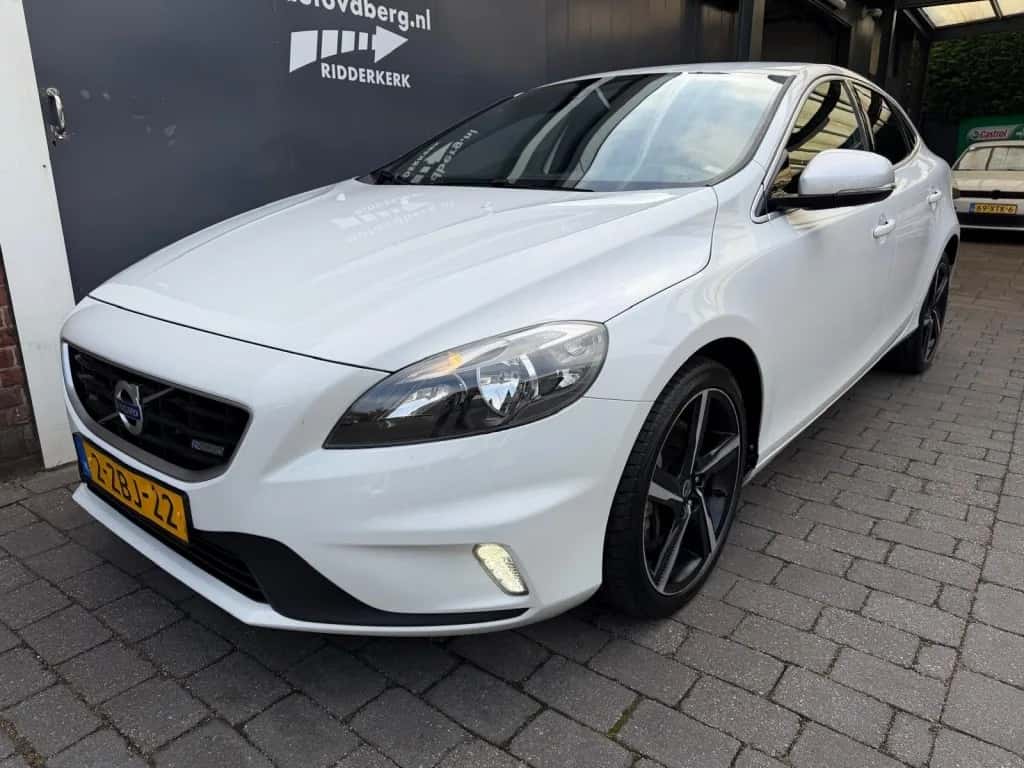 Volvo V40 (2014) — foto 1