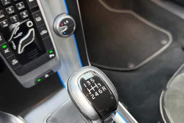 Volvo V40 (2014) thumbnail 15