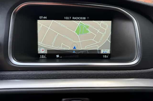 Volvo V40 (2014) thumbnail 16