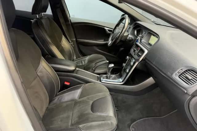 Volvo V40 (2014) thumbnail 8