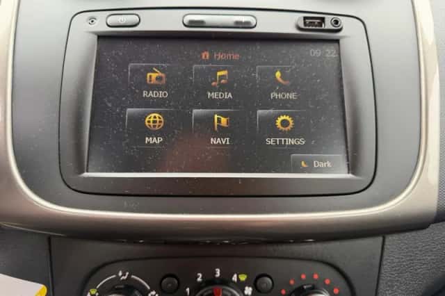 Dacia Logan (2014) thumbnail 4