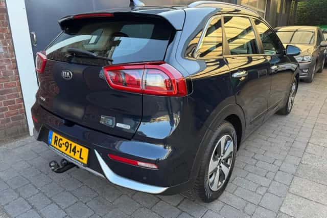 Kia Niro (2017) thumbnail 4