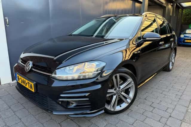 Volkswagen Golf (2019) thumbnail 1