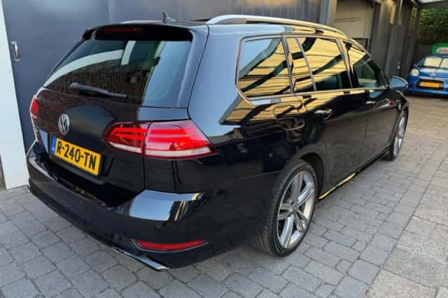 Volkswagen Golf (2019) thumbnail 4