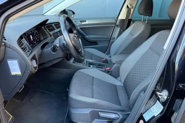 Volkswagen Golf (2019) thumbnail 6